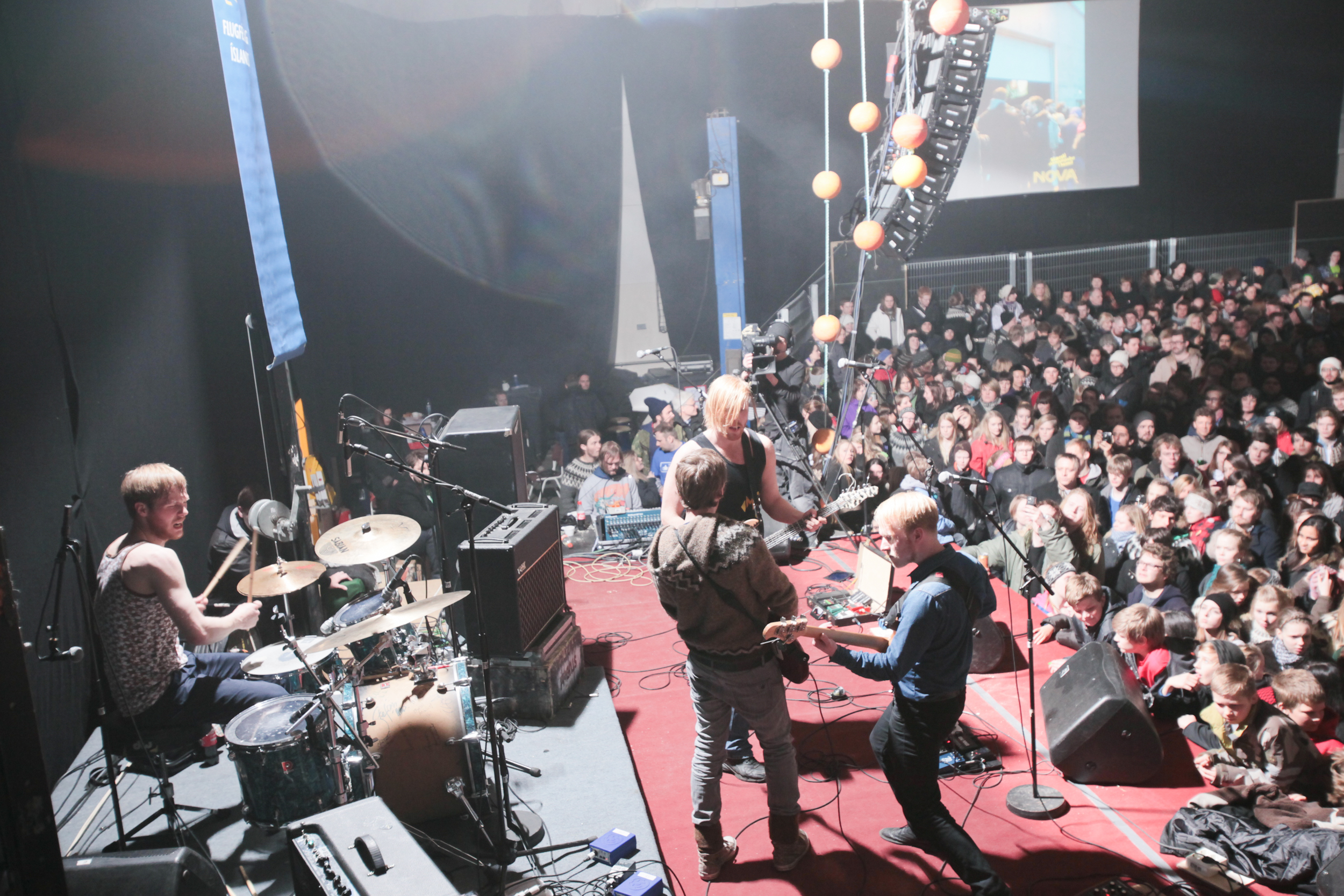 Aldrei fór ég suður by Alísa Kalyanova