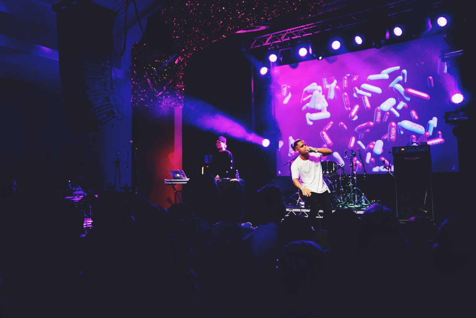 Aron Can by Hörður Sveinsson