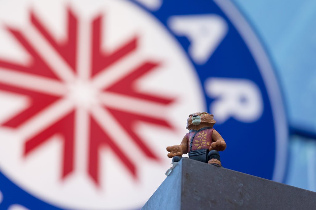 Dotadreifarinn Toy Spreader by Ben Gruber