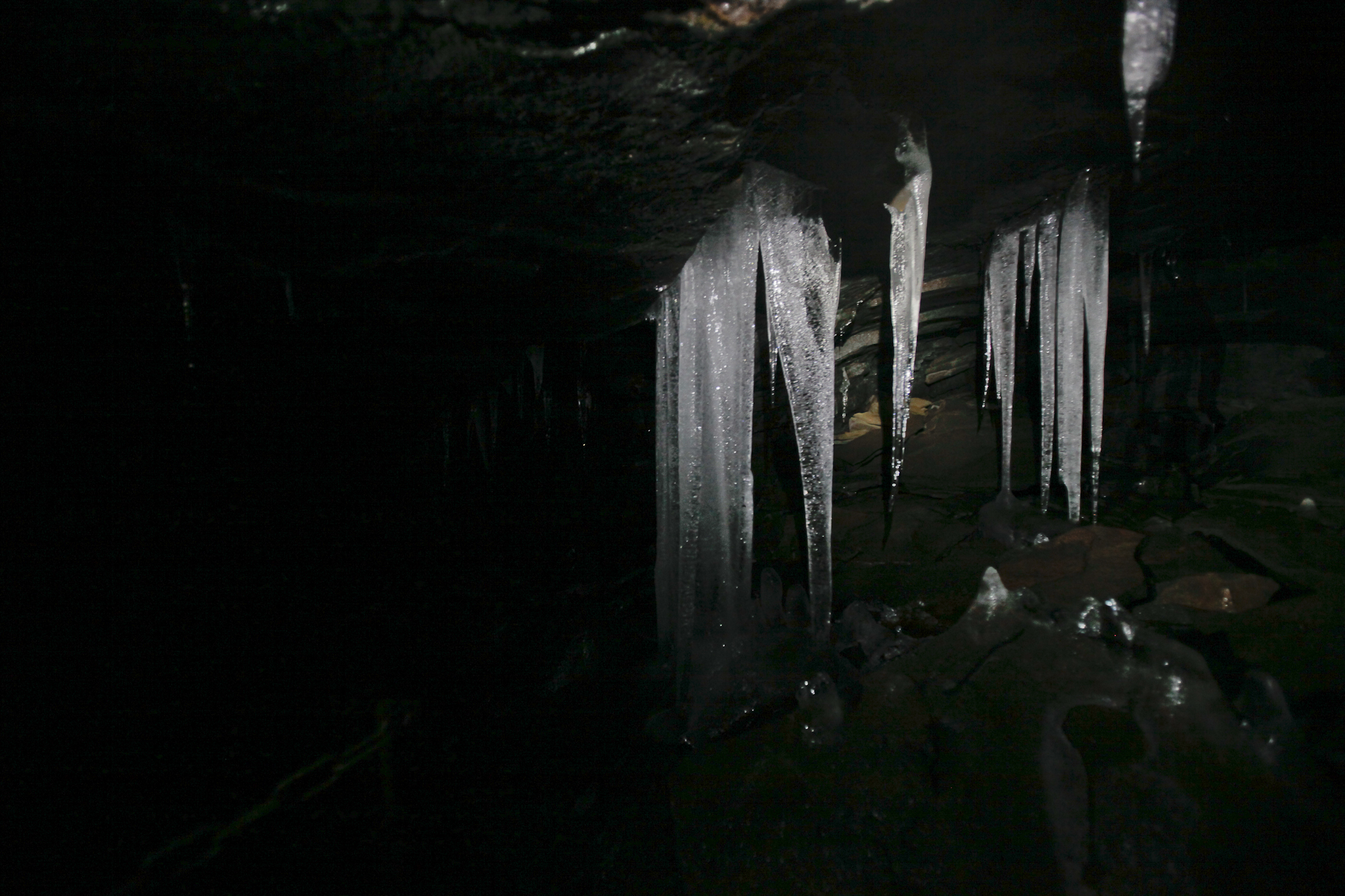 Caving in Leiðarendi
