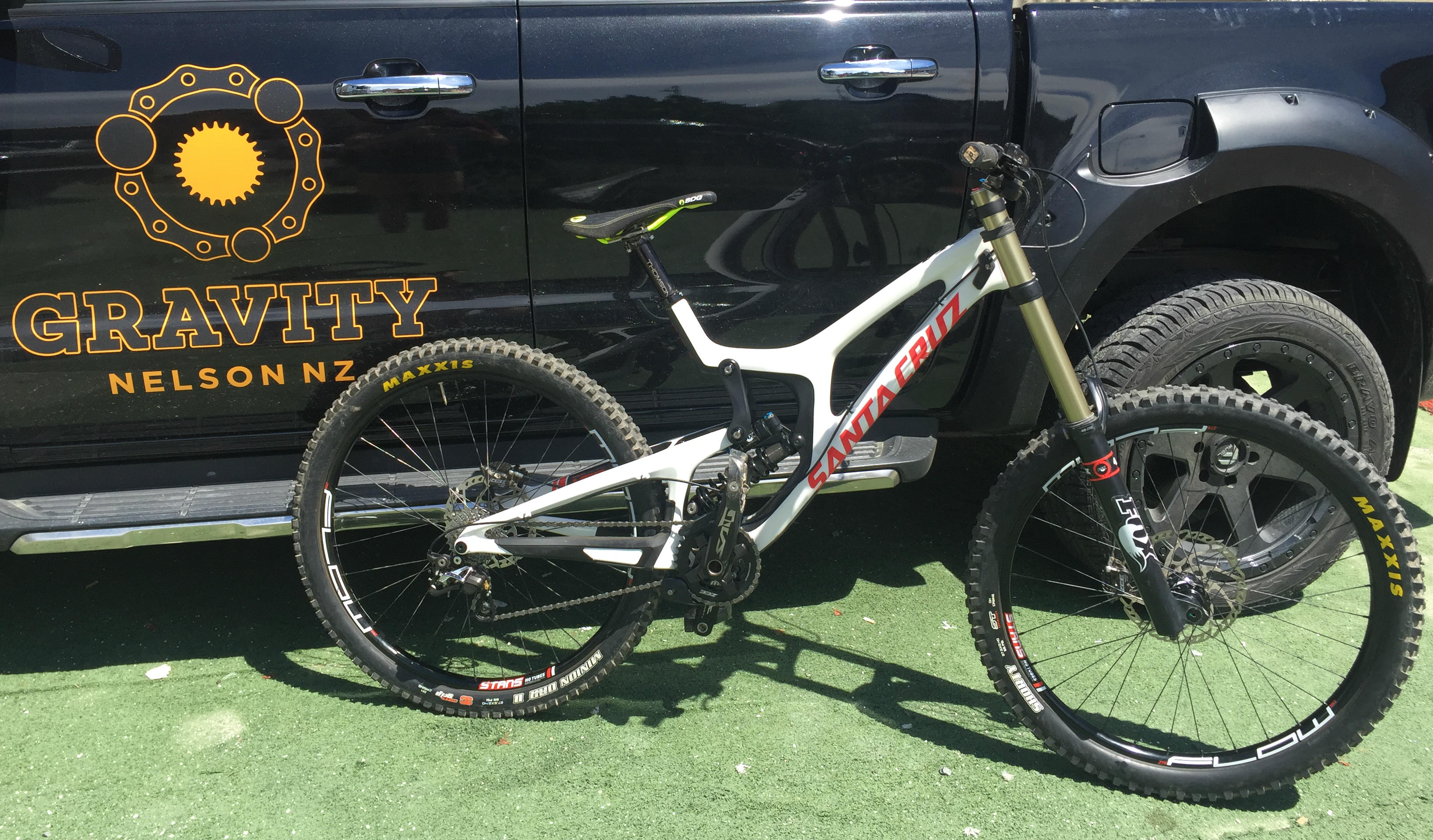 Santa claus, also known as father christmas, saint nicholas, saint nick, kris kringle, or simply santa, is a legendary figure originating in western christian culture who is said to bring gifts during the late evening and overnight hours on christmas eve to nice children, and either coal or nothing to naughty children. Santa Cruz v10 CC Cost Effective Competitive DH build â Gravity Nelson NZ