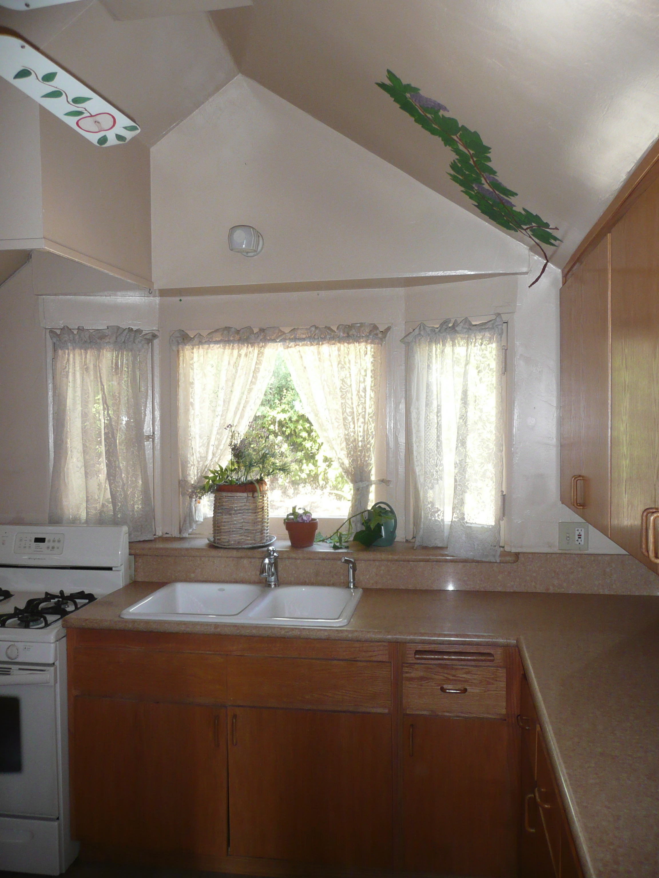 9 Easy Ways To Feng Shui Your Tiny Apartment