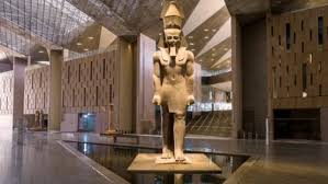 تمثال رمسيس الثاني - المتحف المصري الكبير