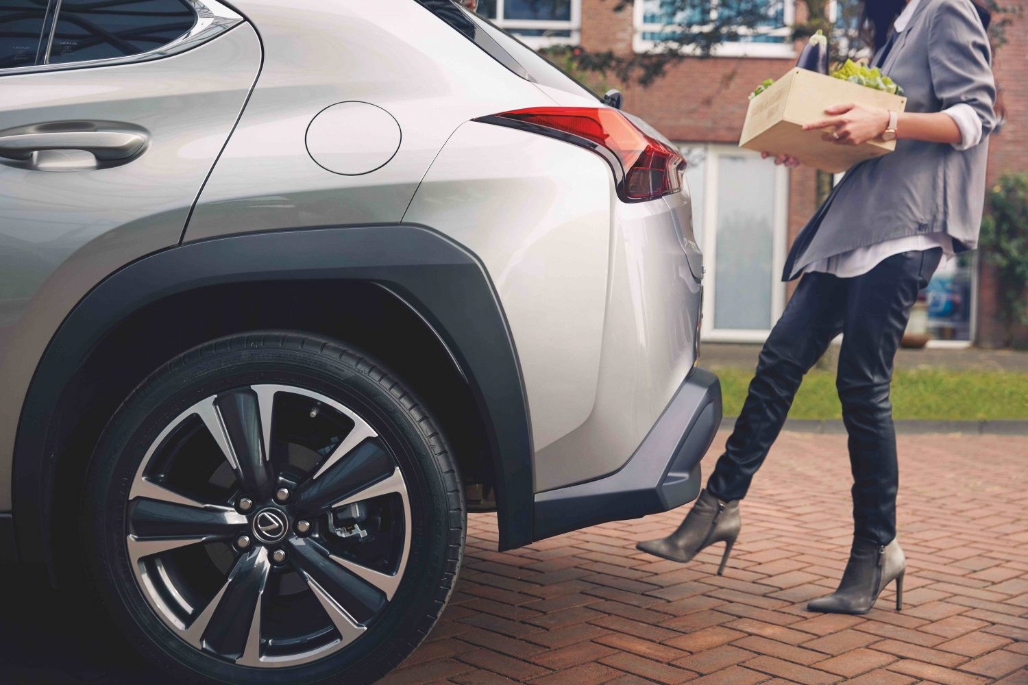 Lexus UX hybrid