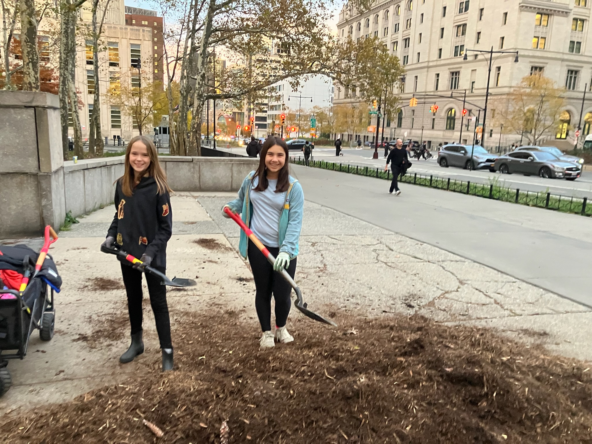 The Service Collective Brings Youth Volunteering Club to Greenpoint and Williamsburg