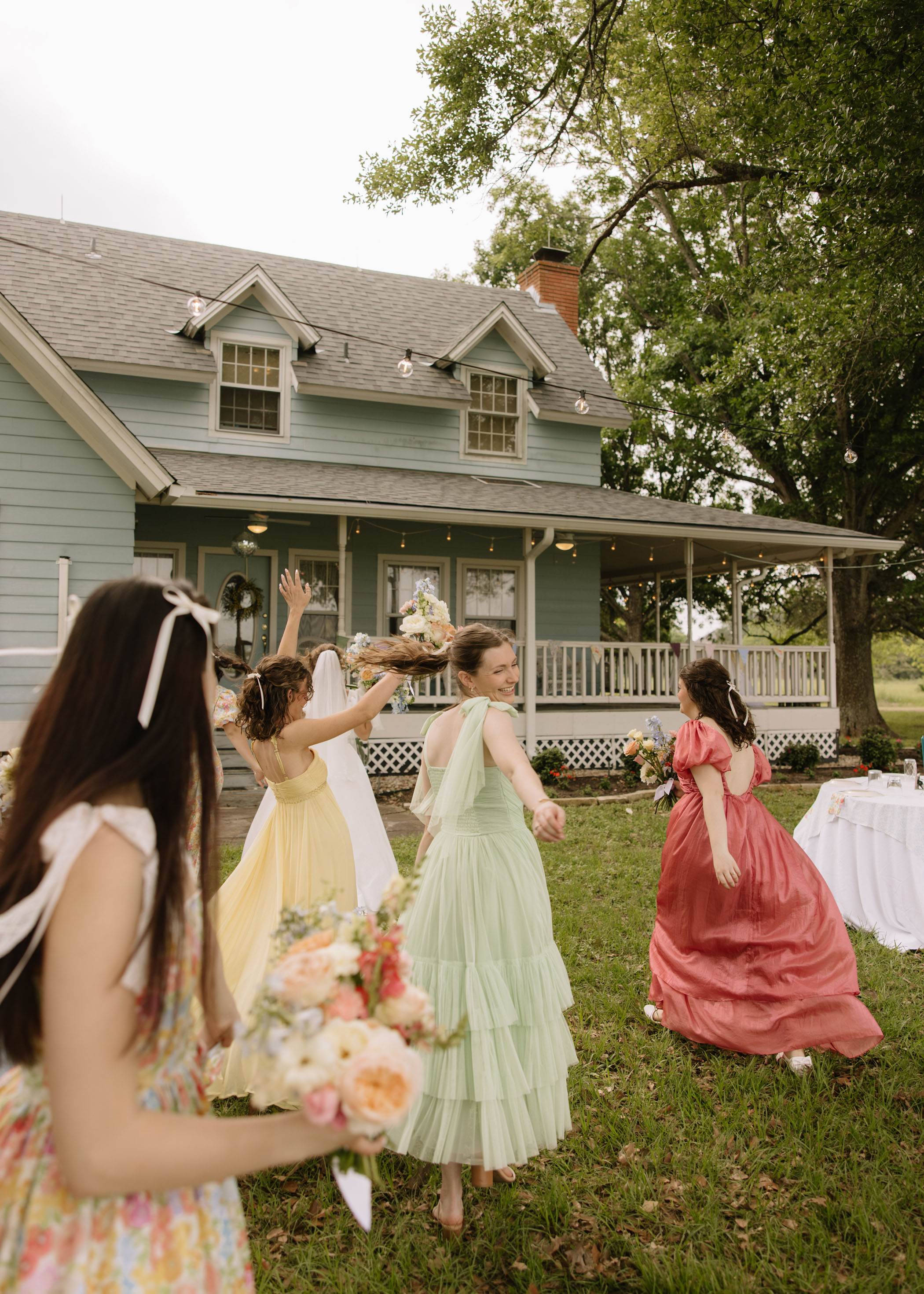 Thunderstorms Couldn't Stop This Whimsical Backyard Wedding, image size:1024x1434