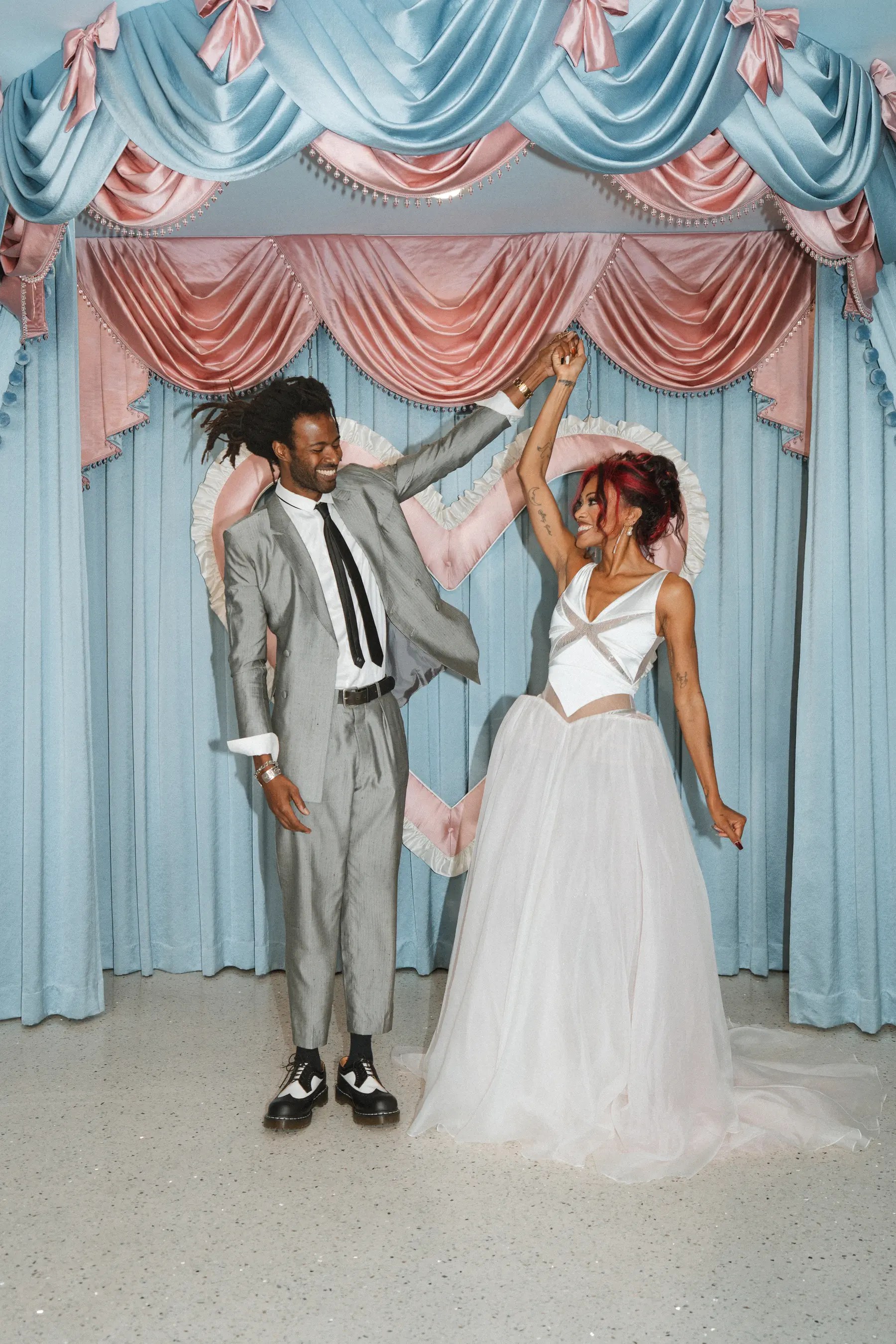 What Happens In Vegas: This Sweet-Yet-Edgy Elopement Was Pastel Nostalgia  Reimagined - Green Wedding Shoes