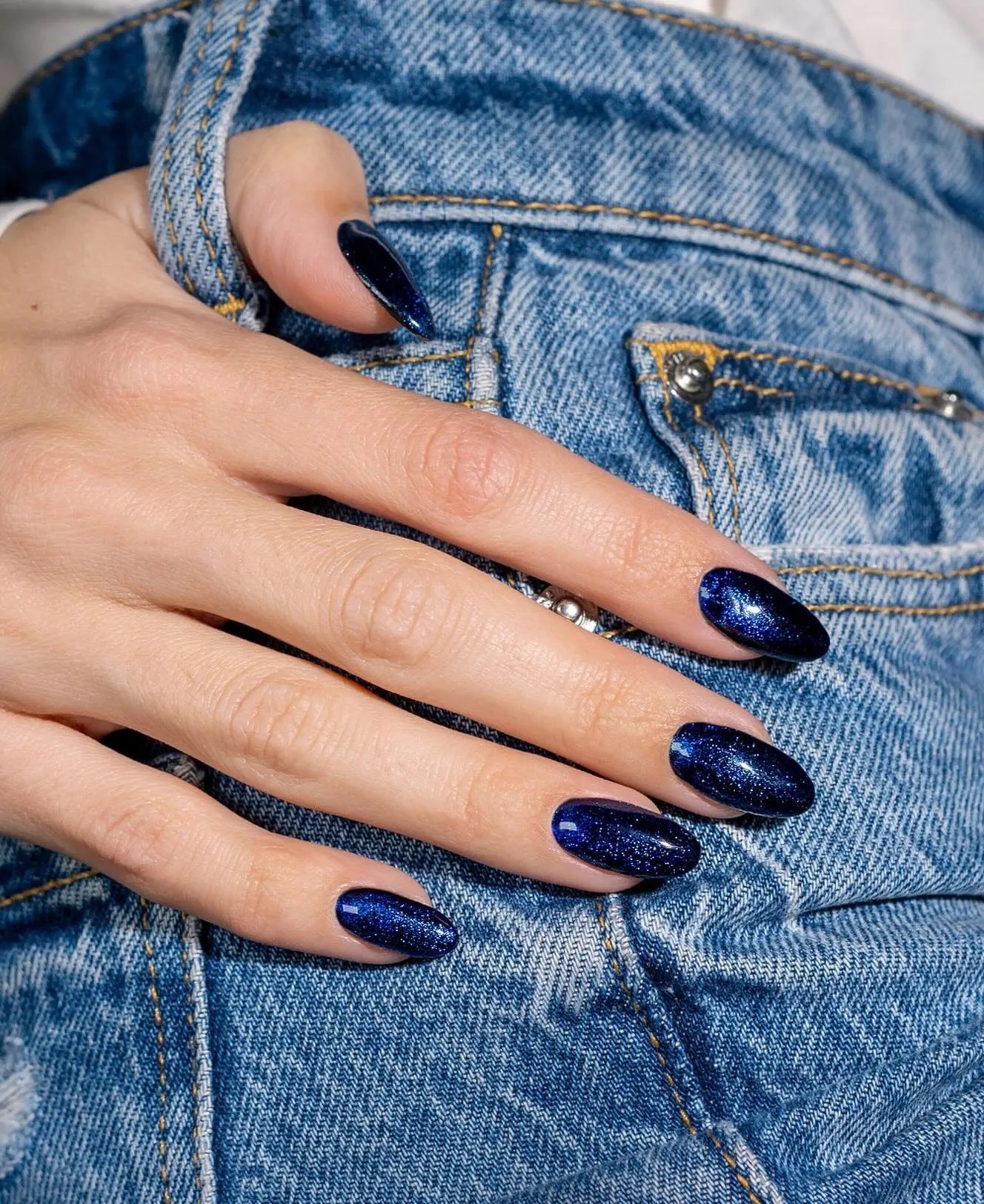 sapphire dark blue cat eye nails