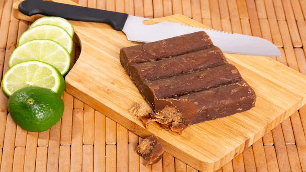 Jaggery And Lemon Water