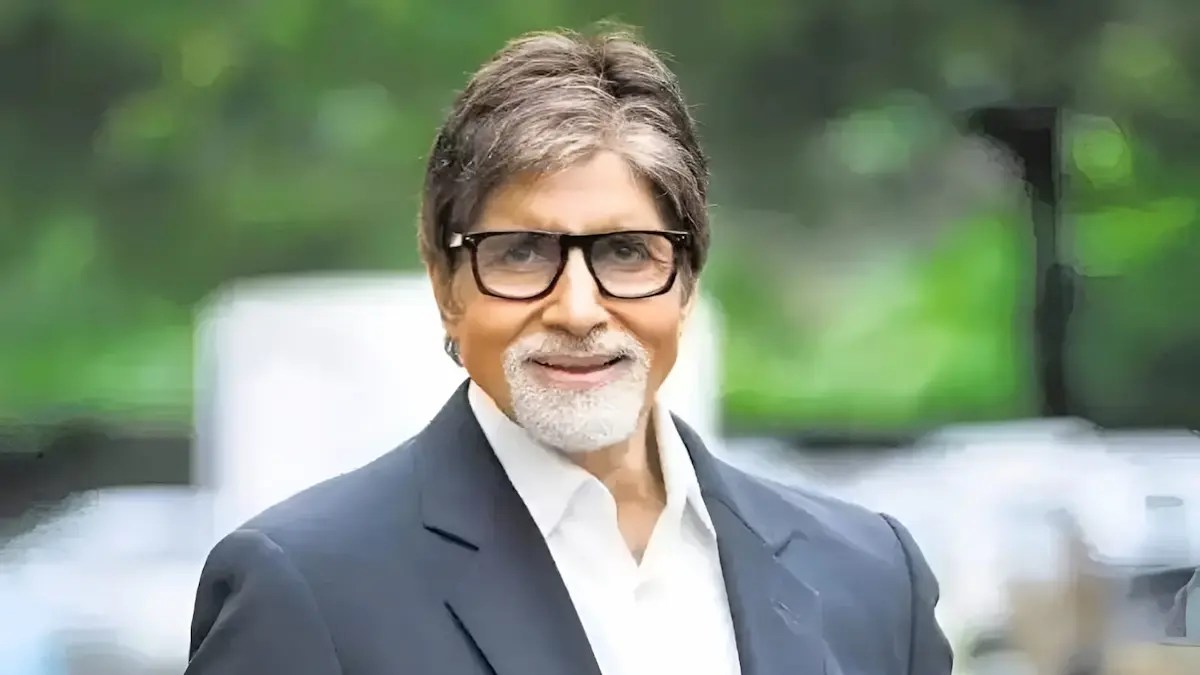 Amitabh Bachchan Takes Break From Meeting Fans