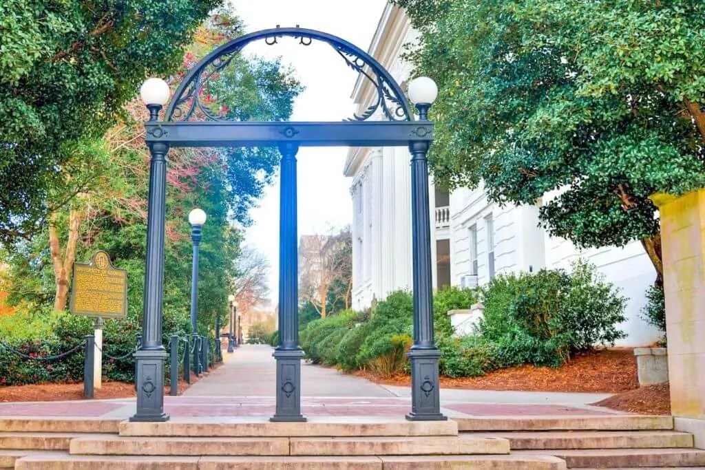 Bordering the atlantic ocean and nestled amongst the picturesque appalachian mountains, day trips in georgia range from bustling . The 27 Best Road Trips From Atlanta Georgia Day Trips More