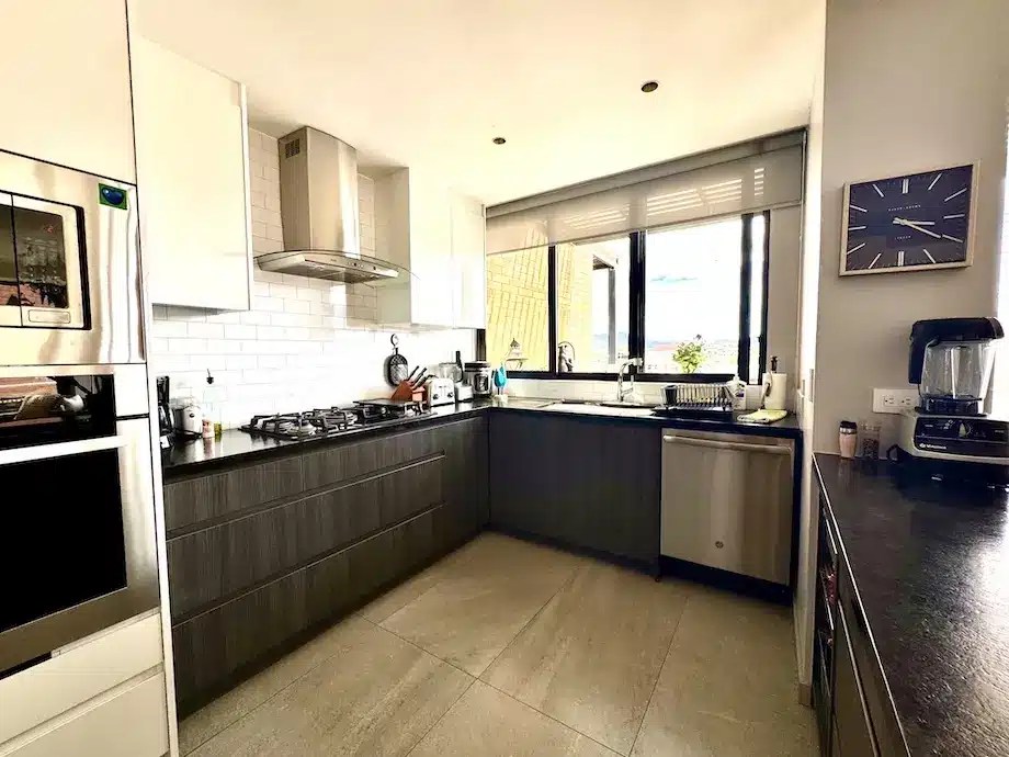 4 Kitchen 3