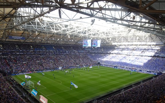 Die partie läuft live im tv und stream. Schalke 04 vs. Borussia Dortmund 0:0