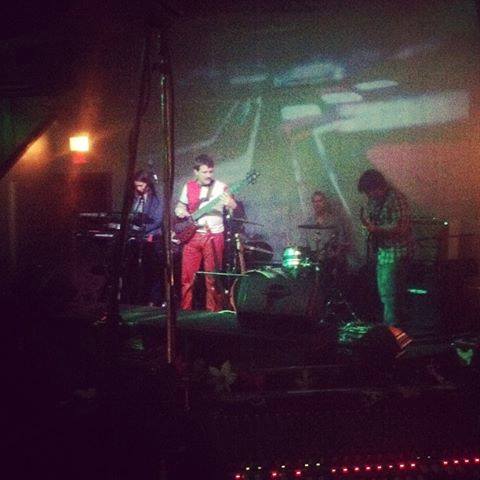 Dig met on GroupTones.com, and now are playing shows throughout Boston!