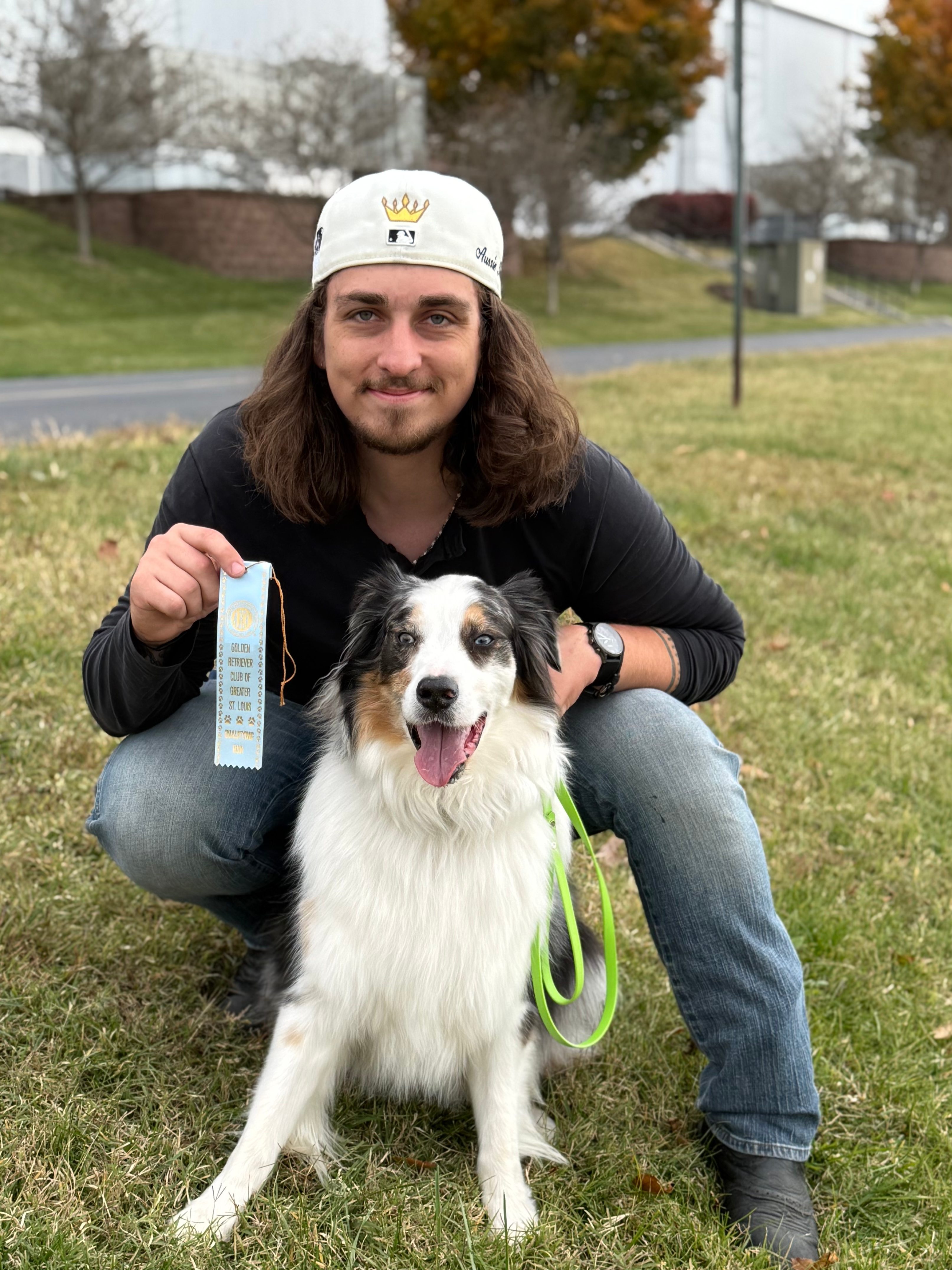 Pete and Cash with a qualifying ribbon