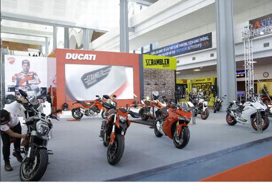 Ngắm dàn siêu xe Ducati hầm hố tại triển lãm Việt Nam AutoExpo 2018