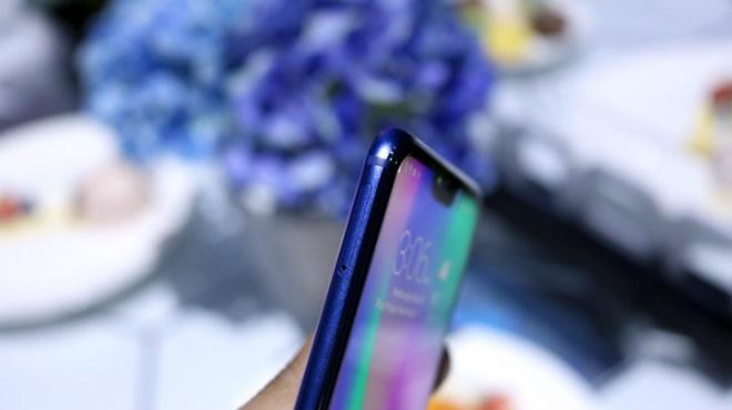 Honor 10: Thiết kế đột phá, tiệm cận ngôi vương nhiếp ảnh - 10