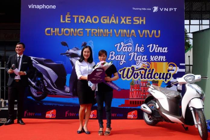 VNPT trao thuong 02 xe may Honda SH Mode cho khach hang may man tai Dak Lak