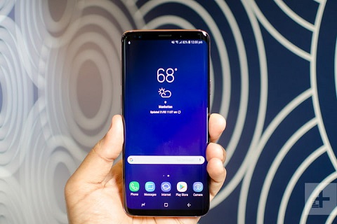Top 5 smartphone nho gon dang mua nhat hien gio