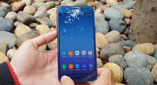 Co nen mua Samsung Galaxy J7 Duo gia 5,5 trieu dong ?