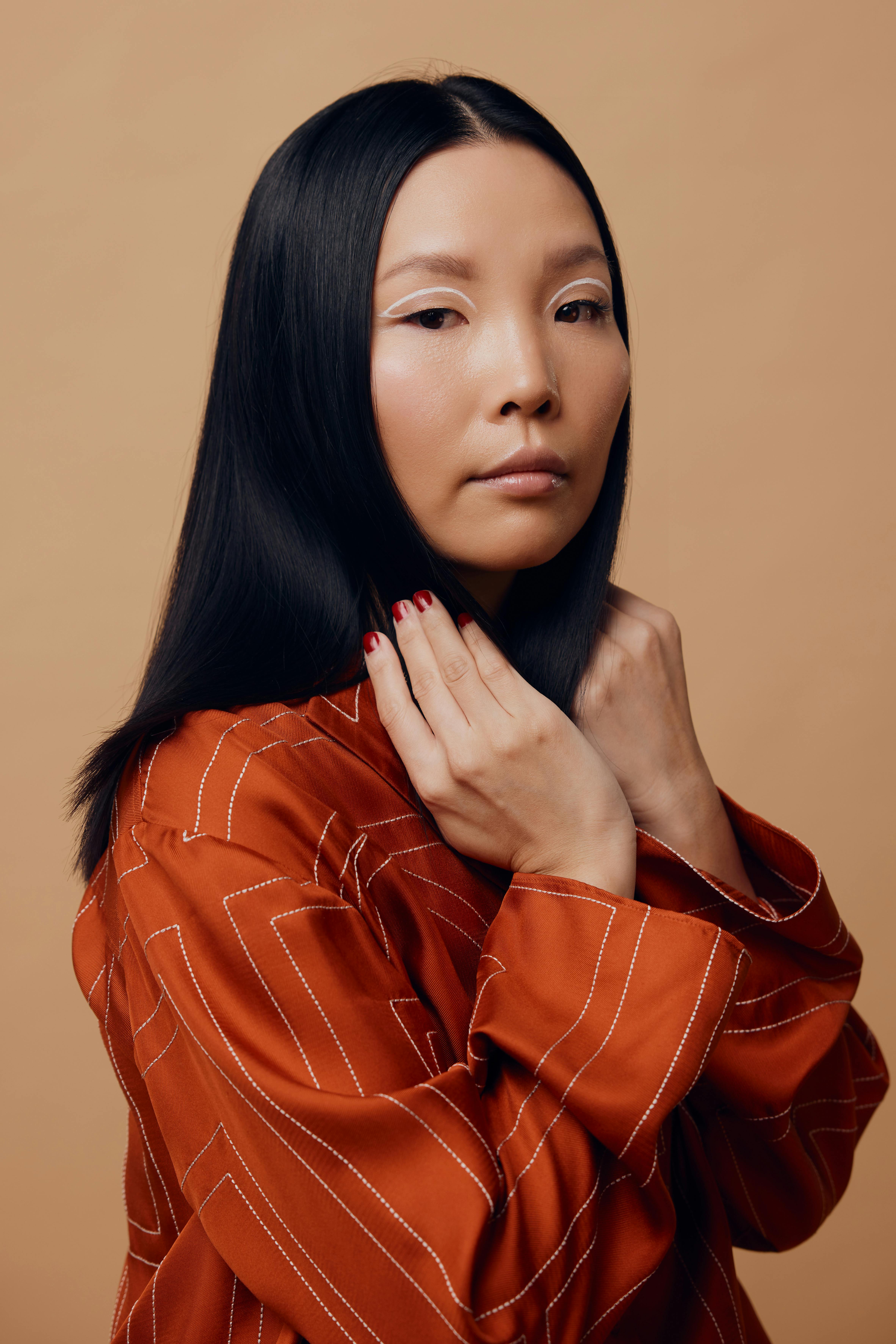 Dami Im Fan Casting - Best Abstract Backgrounds in Retina