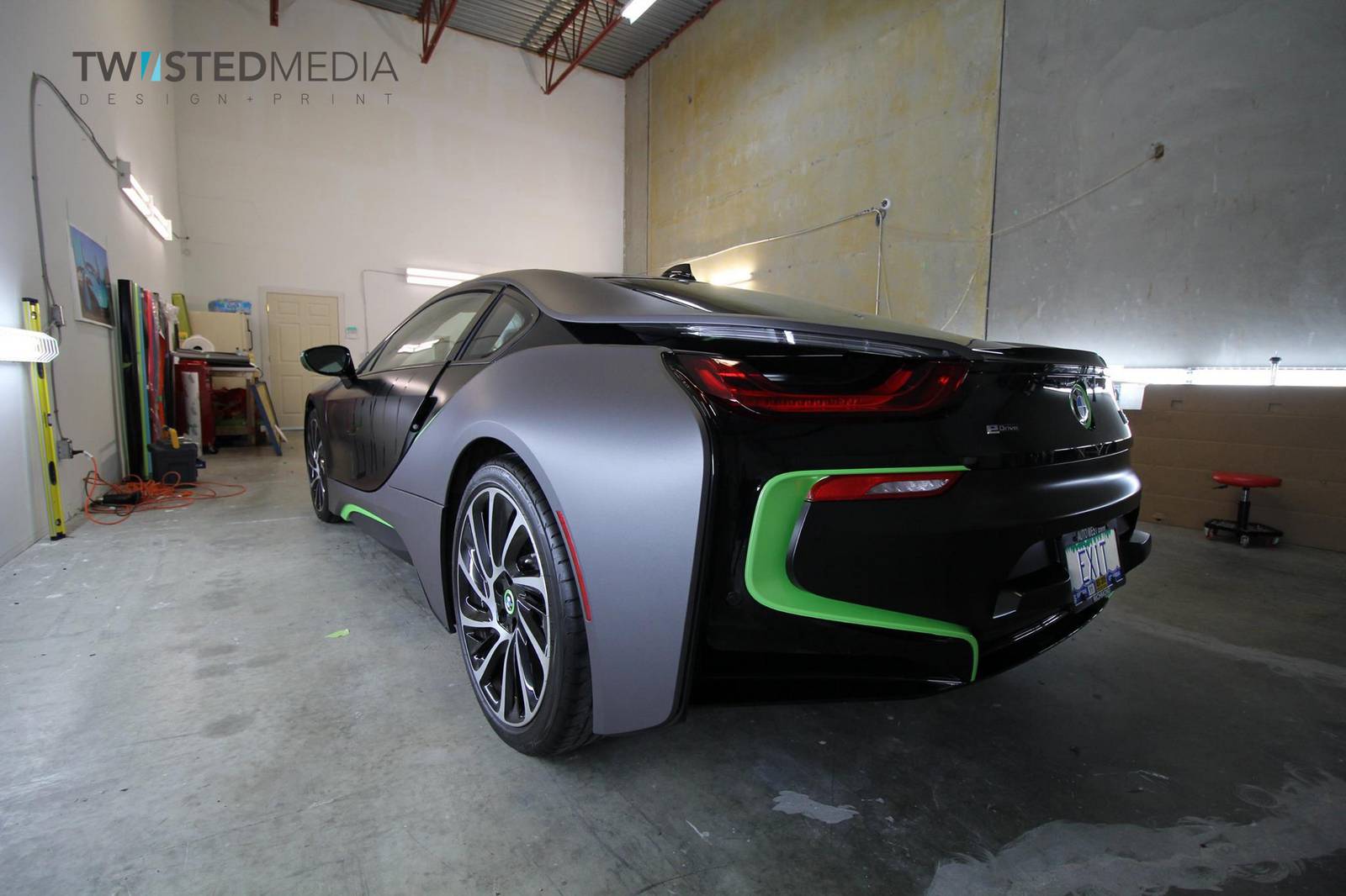 Photo of the day: wrapped bmw i8 lurking in the dark!