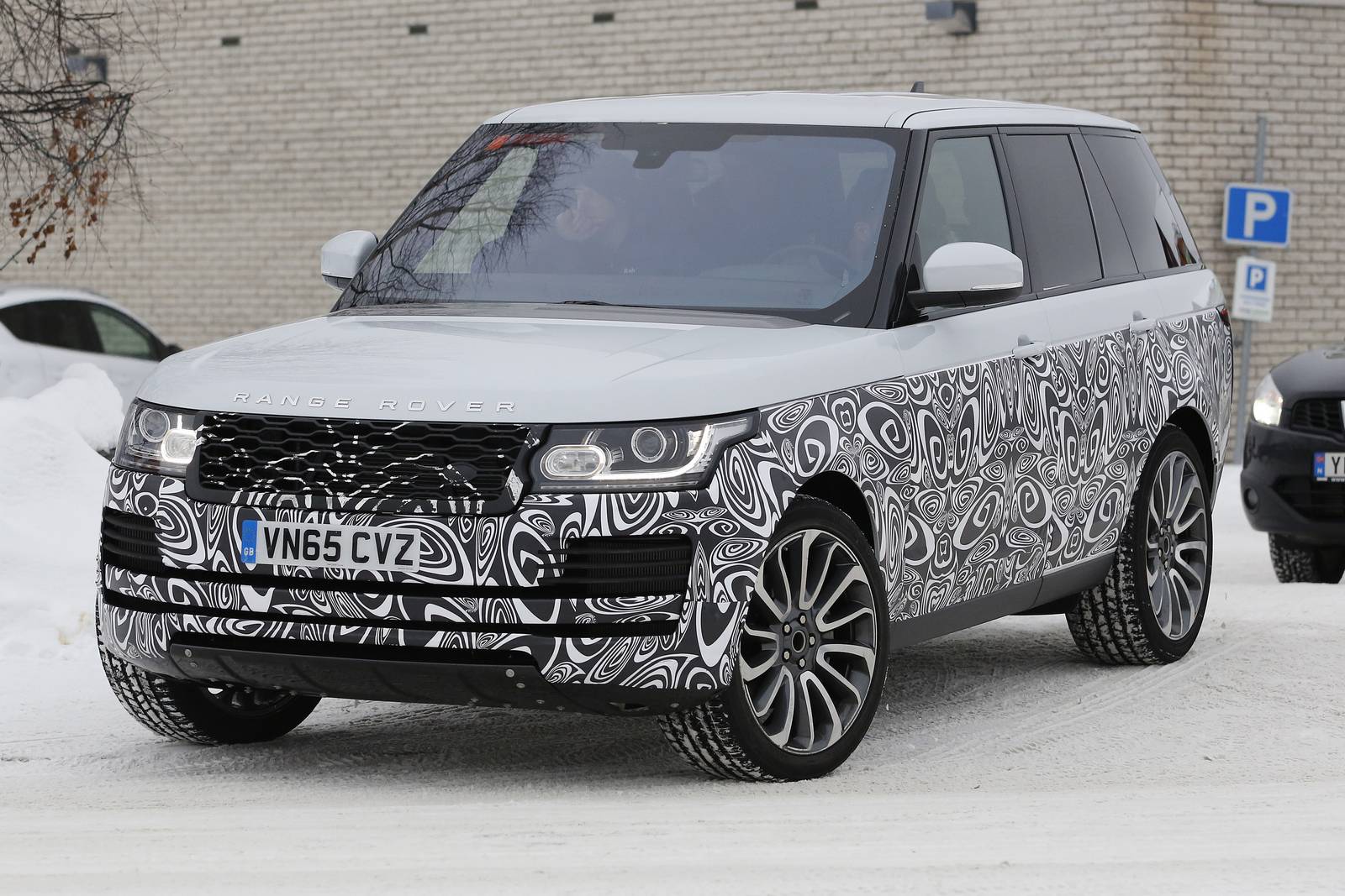 2017 range rover facelift spy shots
