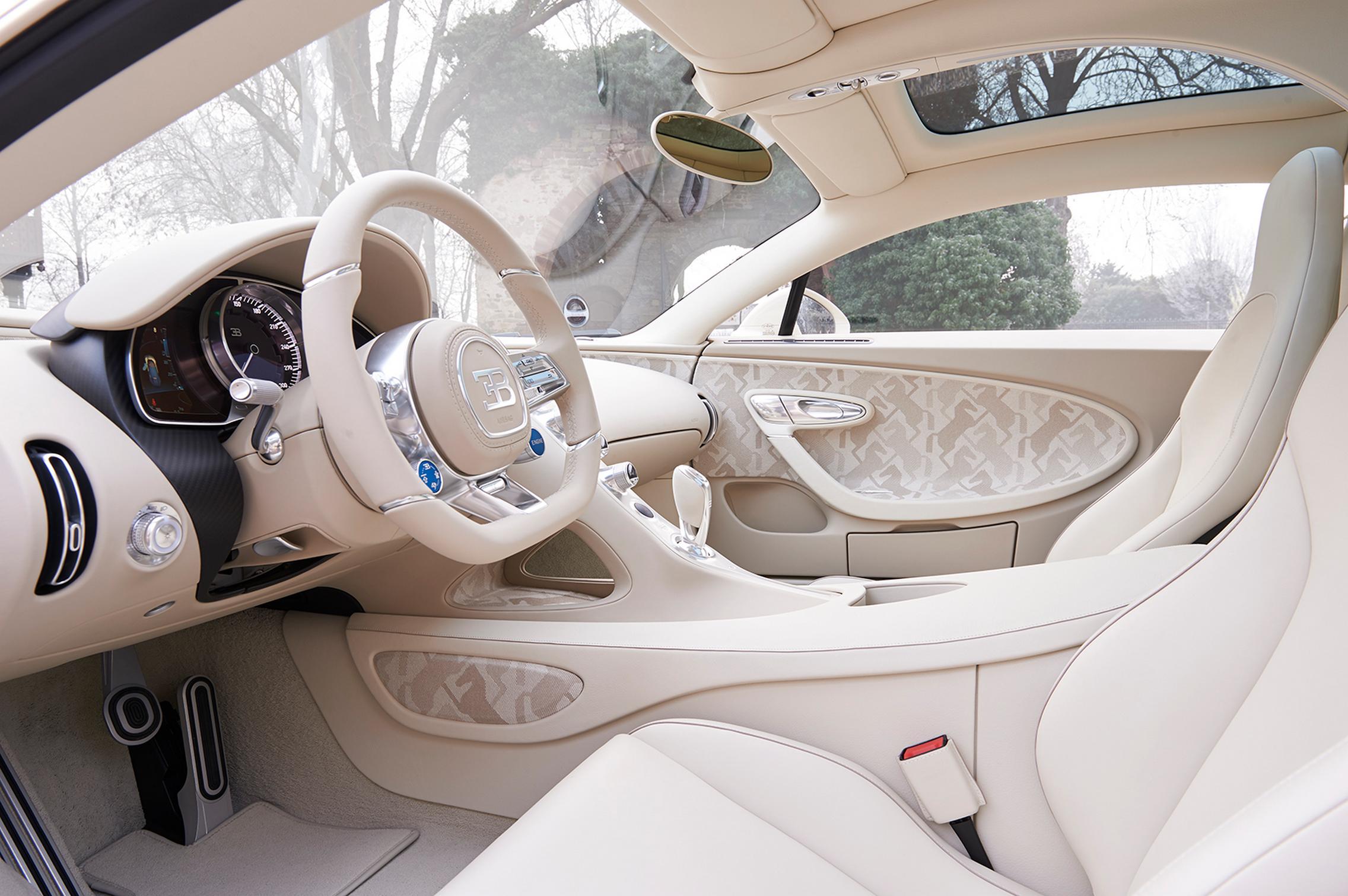Manny khoshbin's 1 of 1 bugatti chiron habillé par hermès