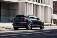 Todos os Volvo XC40 contam com um conjunto híbrido que oferece 262 cv de potência combinada e 425 Nm de torque. 