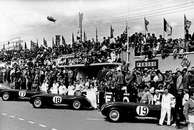 Em 1953, a Jaguar competiu com três C-Type, com os números 17, 18 e 19.