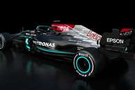 No lugar da estrela de três pontas da Mercedes, novo W12 dá mais destaque para a divisão esportiva AMG. 