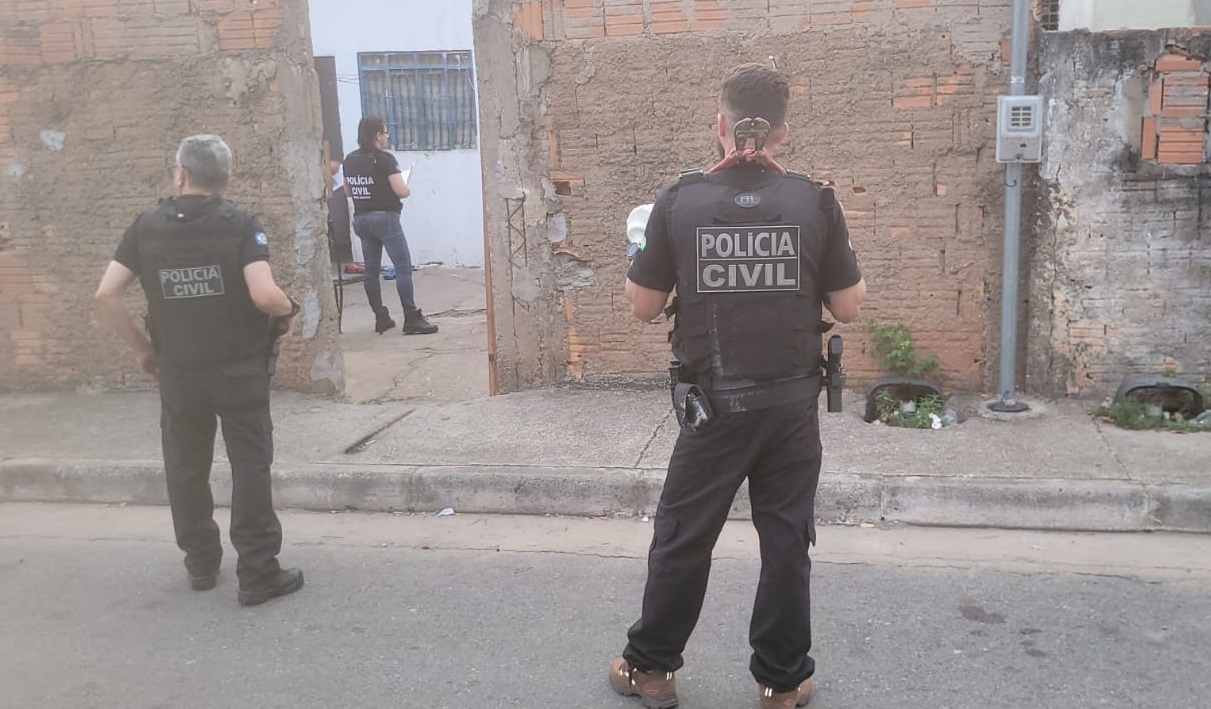 Integrantes de facção que executaram jovem por suposto estupro são alvos de operação da Polícia Civil