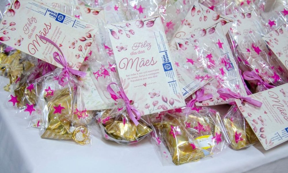 Restaurante Prato Popular realiza almoço especial em alusão ao Dia das Mães