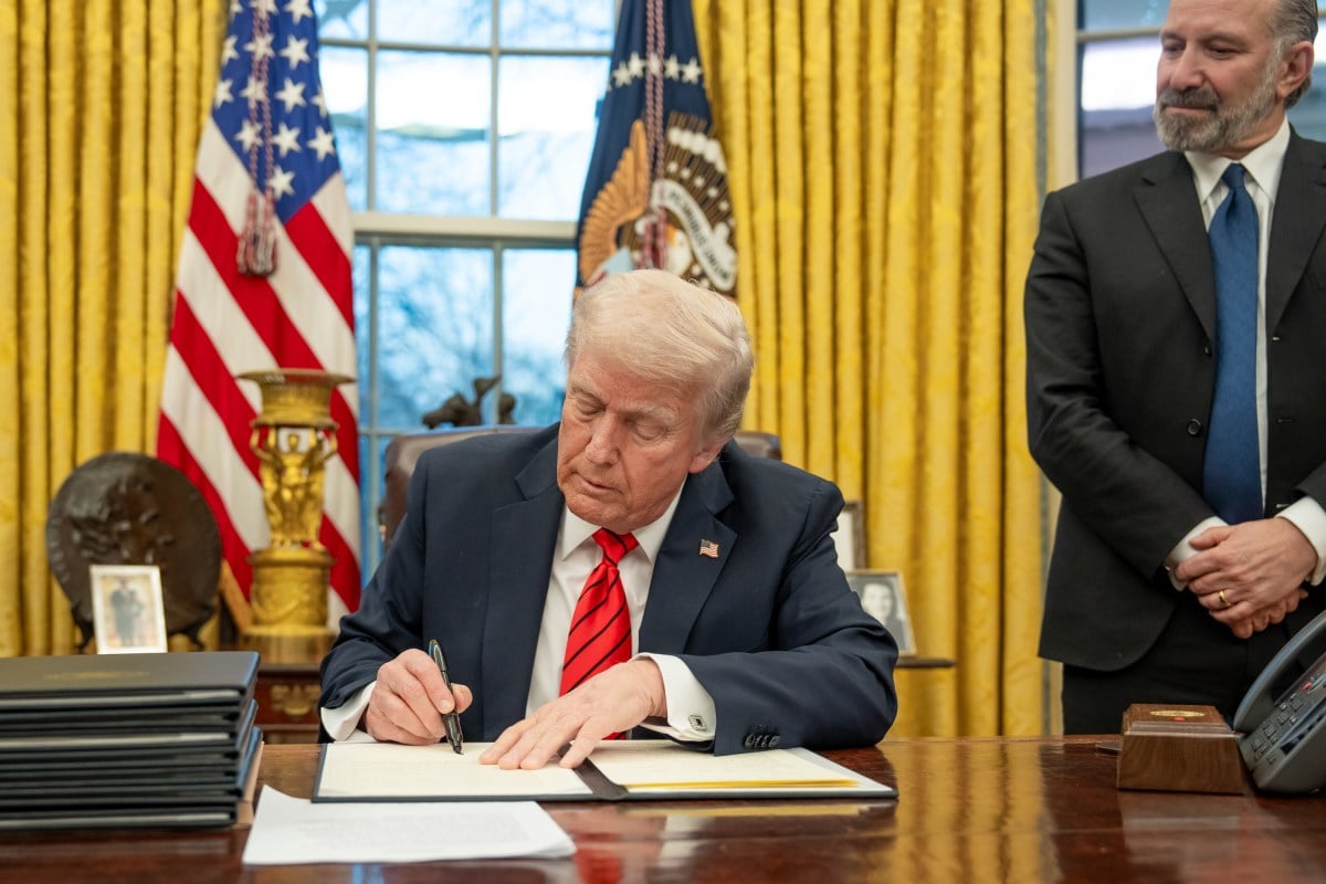 Trump anuncia novas tarifas sobre madeira e móveis importados