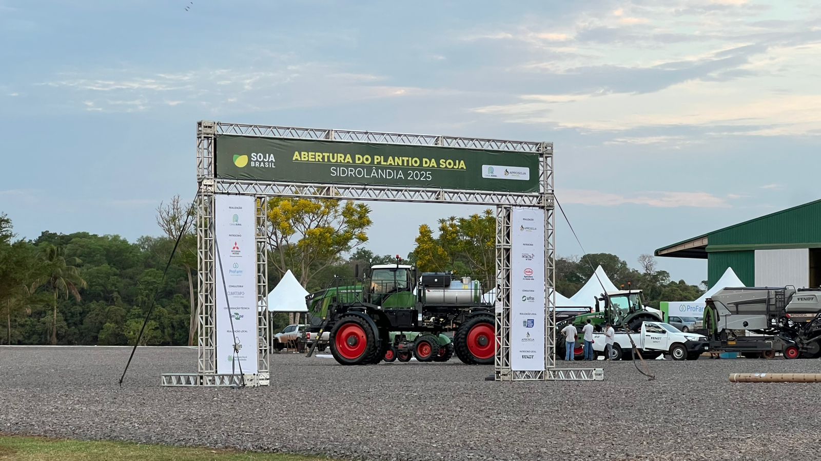 ‘O agro é parte essencial da identidade do Brasil’, afirma presidente da Aprosoja MS durante  início da semeadura da soja
