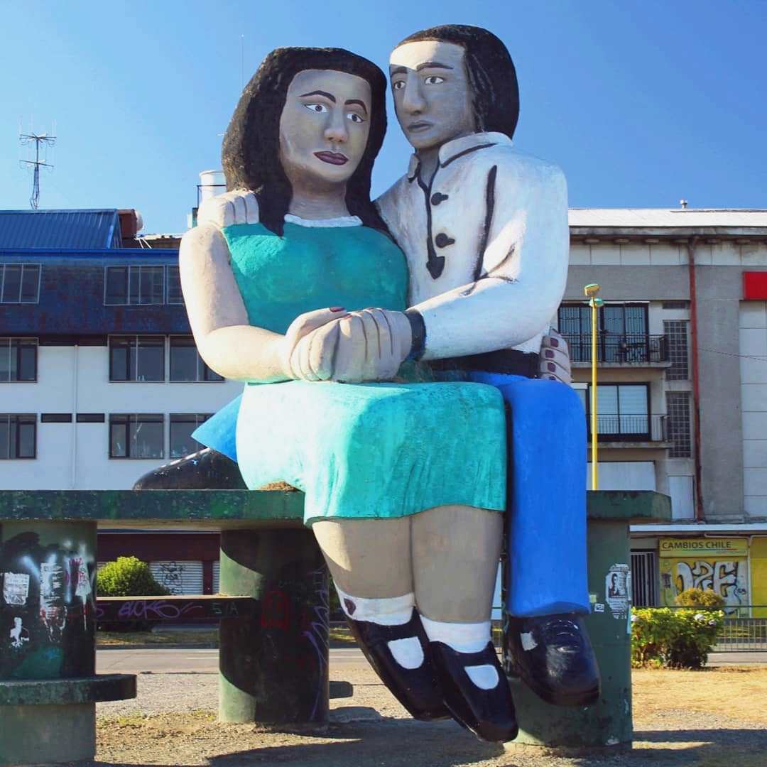 Sentados Frente al Mar