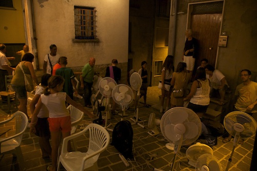 Matteo Coluccia, La cultura del rispetto, durante la Nuova Didattica Popolare, Guilmi, 2015 © Andras Calamandrei