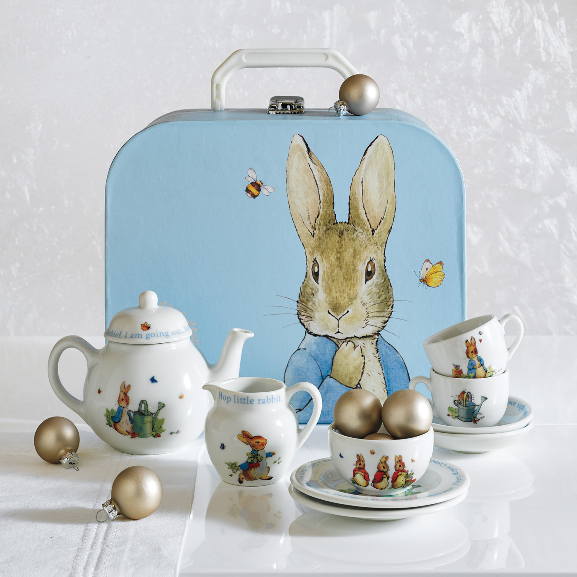 From a to z, these functional and decorative peter rabbit wood bookends will showcase. Wedgwood Peter Rabbit Children's Tea Set | Gump's