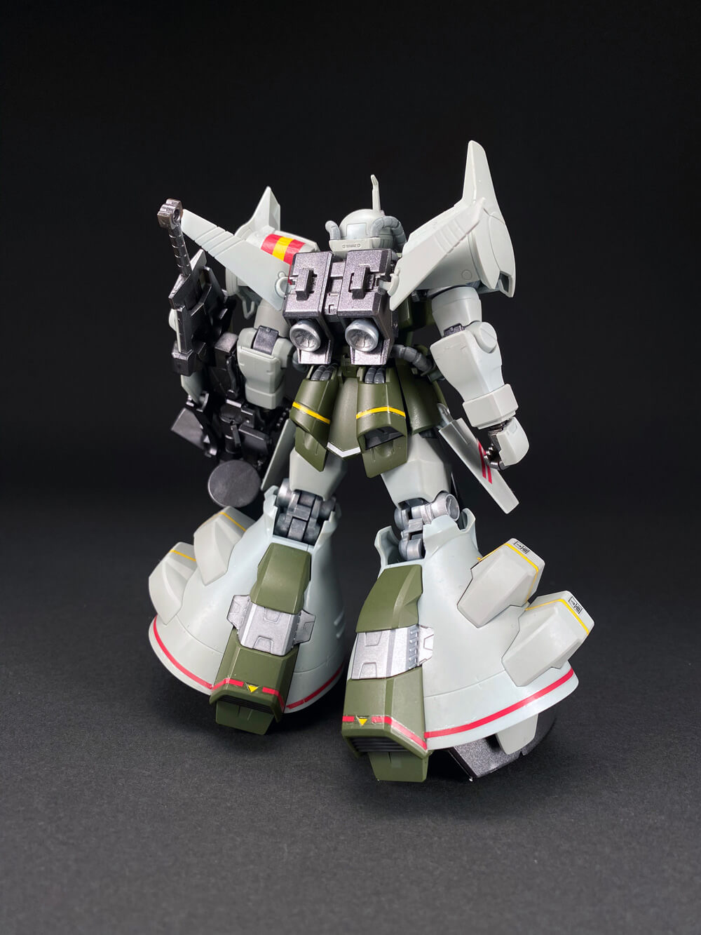 ガンダムベース限定 Hg 1 144 グフ フライトタイプ 簡単スプレー塗装でデカールが映える 週末ガンプラ 素組レビュー ガンダム第13スタジオ