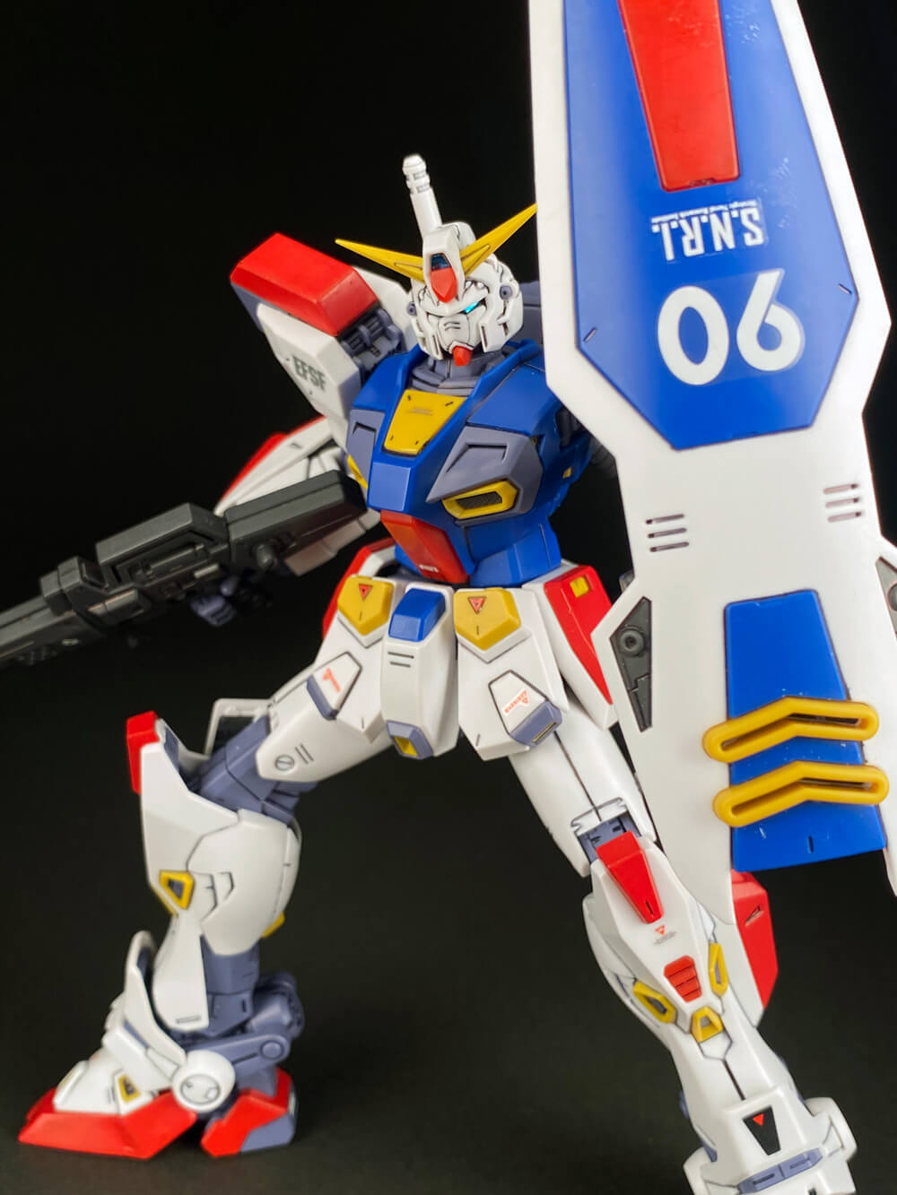 1/100 F90 GUNDAM ガンダム MG 改修 全塗装済み完成品 ガンプラ改造】MG 1/100 ガンダムF90 全体をメラミンスポンジで擦って