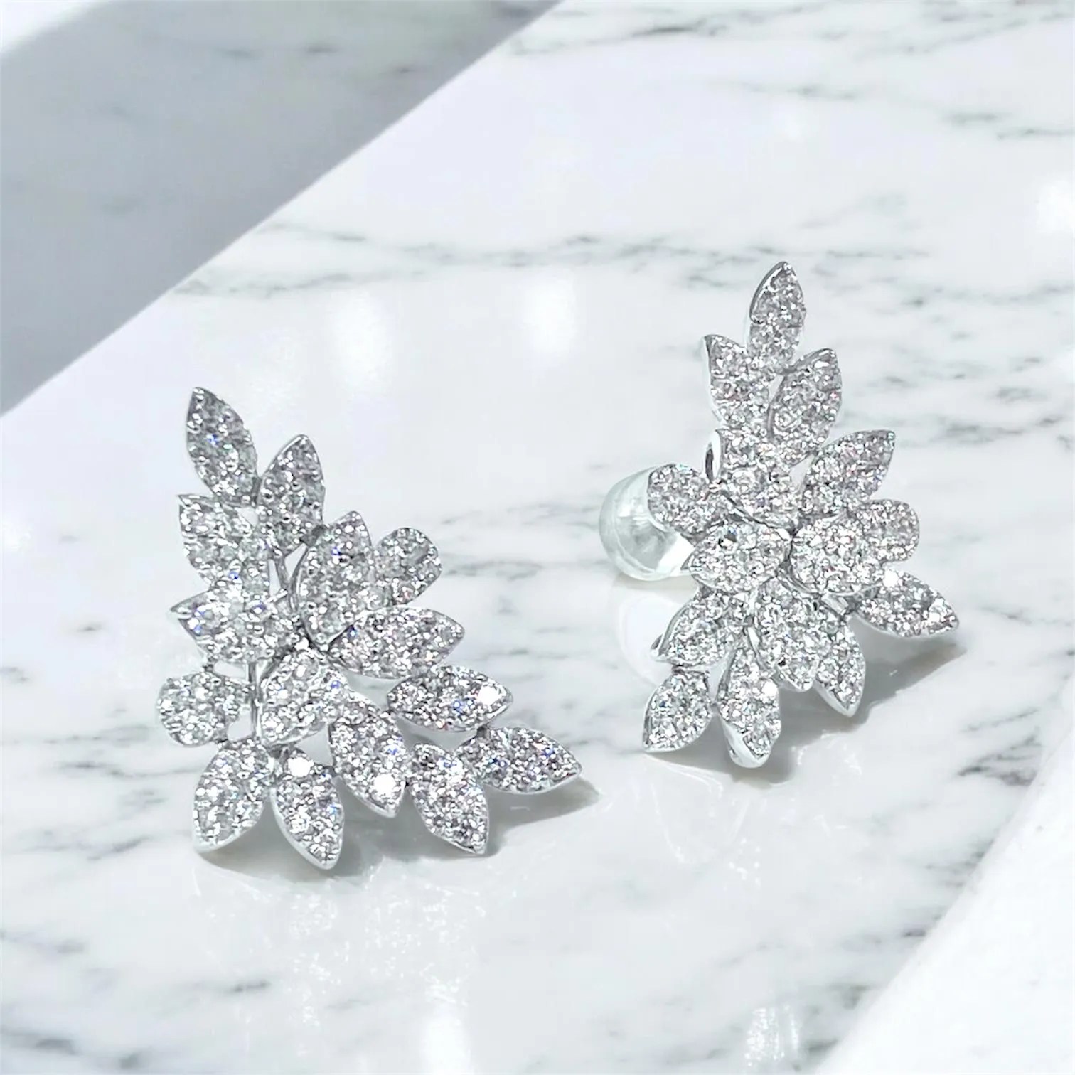 リーフピアスroyal ダイヤモンド