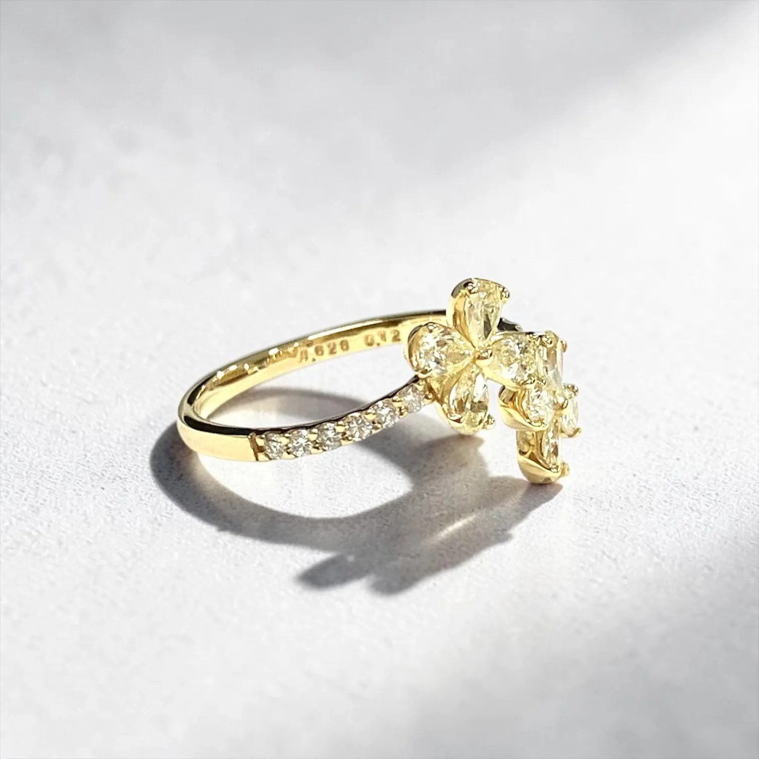 Golden Floret ダイヤモンドリング