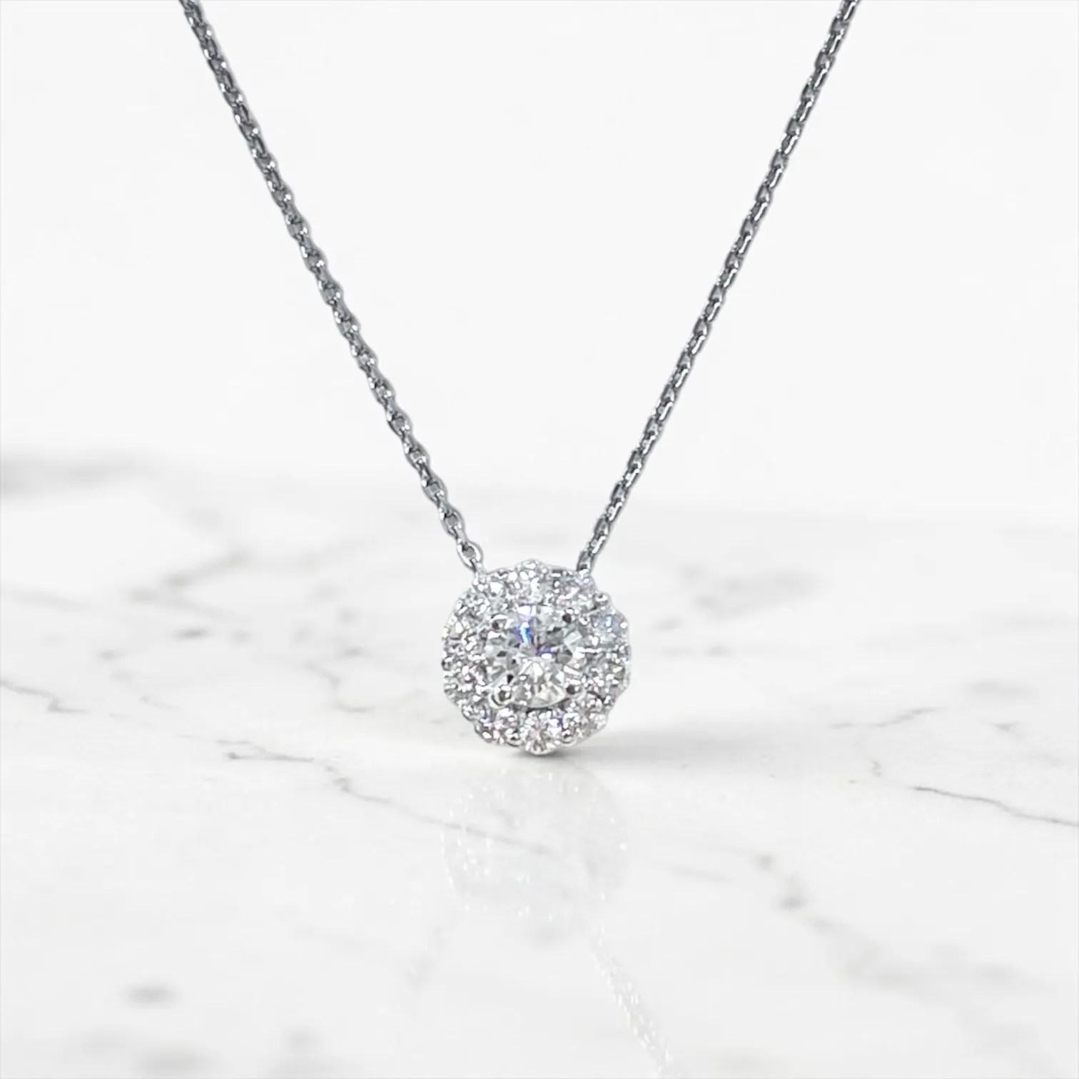 ヘイローダイヤモンドネックレス(0.3ct）