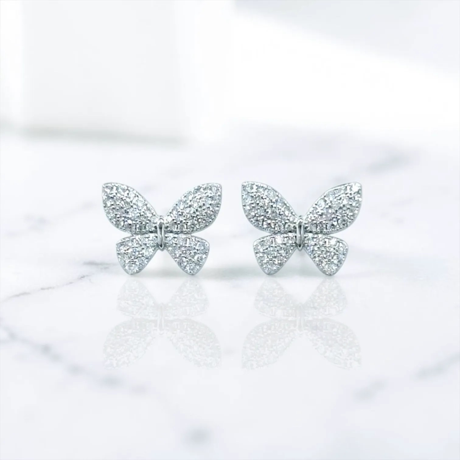 Butterfly Flare ダイヤモンドピアス