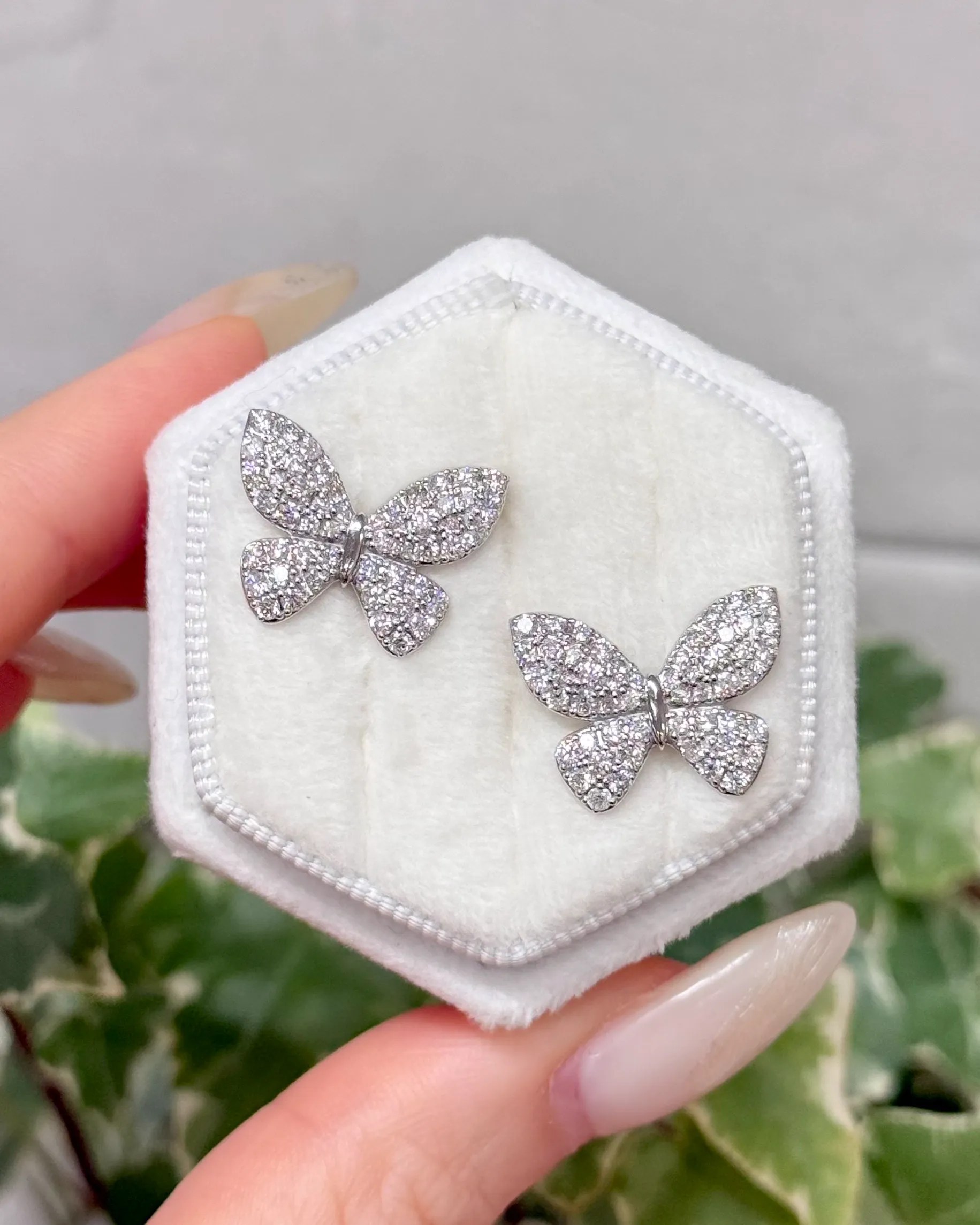 Butterfly Flare ダイヤモンドピアス