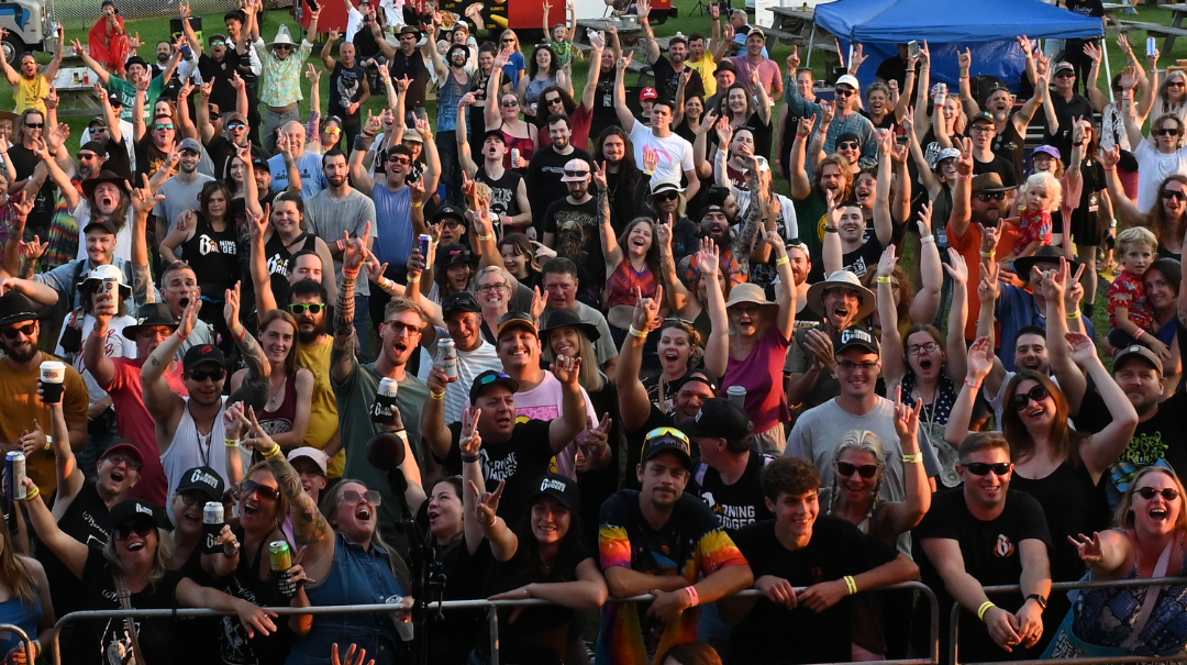 Gussapolooza crowd