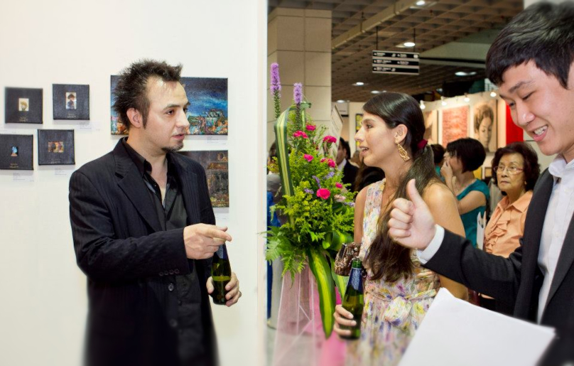 Sharing ideas with a Chinese entrepreneur