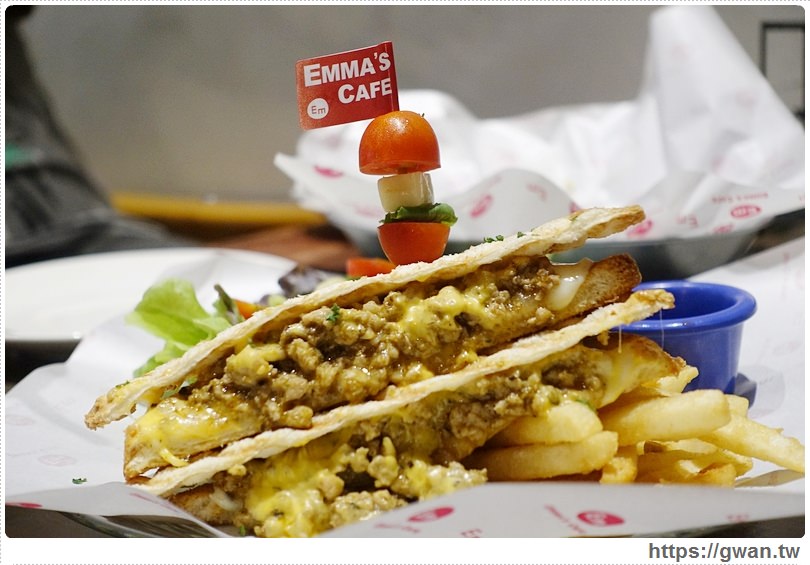 台中美食,EMMA'S CAFE,台中宵夜,台中咖啡廳,台中好吃餐廳,中國醫周邊美食,龍蝦堡,表參道龍蝦堡,艾瑪咖啡,台中餐酒館,台中早午餐,波士頓龍蝦,龍蝦三明治,直播,體育直播,運動賽事直播-29-828-1