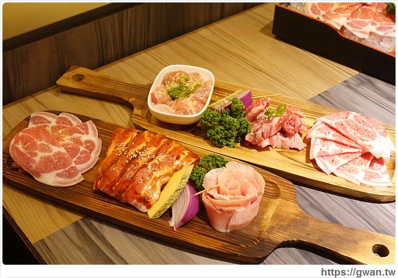 [台中美食●西屯區] 市太郎燒肉市場 -- 給你滿滿的燒肉大平台 | 台中燒肉推薦，近秋紅谷、國家歌劇院