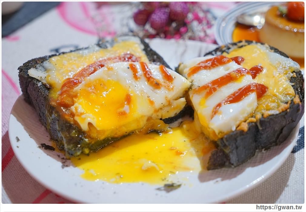 [板橋早午餐●亞東醫院站] 維京女王 -- 板橋網美咖啡廳 | 夢幻粉紅屋裡有好吃早午餐